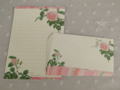 薔薇のステイショナリー＞レターセット＞マリー・アントワネット　Marie Antoinette＞淡いピンクのバラが素敵♪マリー・アントワネット（薔薇）の描かれた便箋と封筒のセットです。