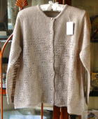 ＜バドローズ　マーリア　水野　陽子　 2014年　秋冬コレクション＞カーディガン＞脇から裾にかけての模様編みがおしゃれなカーディガンです。＞モヘア 40％　アクリル 30％　ナイロン 30％　　パープル