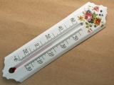 温度計　 ホーロー製　アンティーク風のバラがプリントされた温度計です。＜薔薇の雑貨＞