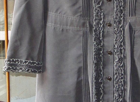 バドローズ　マーリア　水野　陽子　 ２０１０年　秋コレクション＞ワンピース＞パープル＞袖周りにも二重のフリル