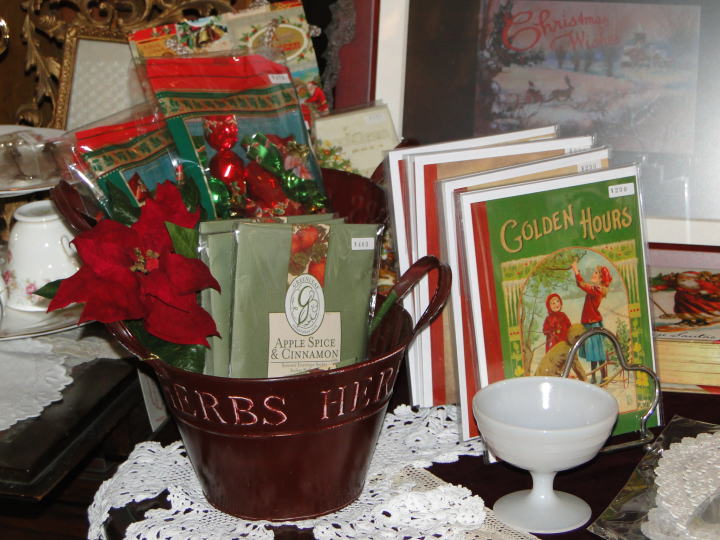 ☆　もうすぐクリスマス＞サンタクロース・パッケージのチョコレート、アップルとシナモンのクリスマス・ポプリ、クリスマス・カード
