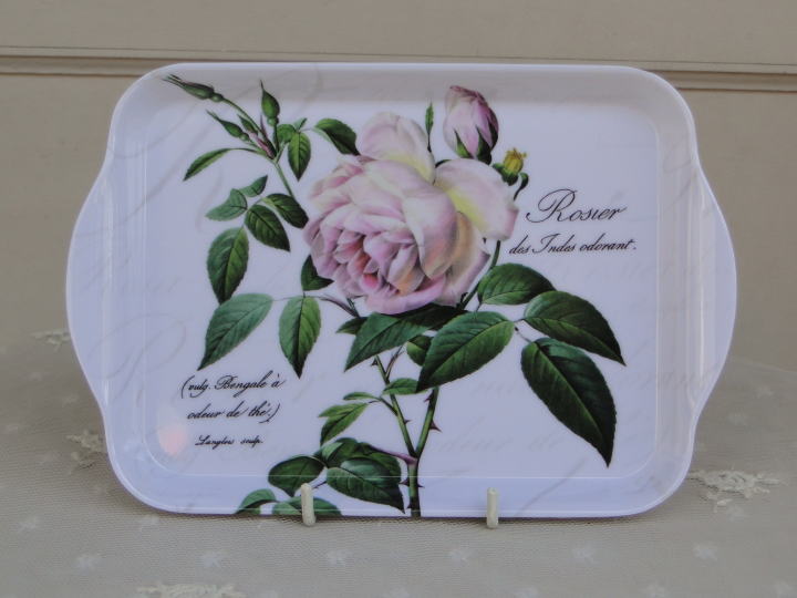 薔薇の雑貨＞バラ柄トレイ ルドゥーテ・ローズ・ミニトレイ＞ルドゥーテ・ローズの小さなトレイです。ロサ・ムスコサ・ムルティプレックス　耐熱 120℃で、使い勝手の良いミニトレイです。14*21�p