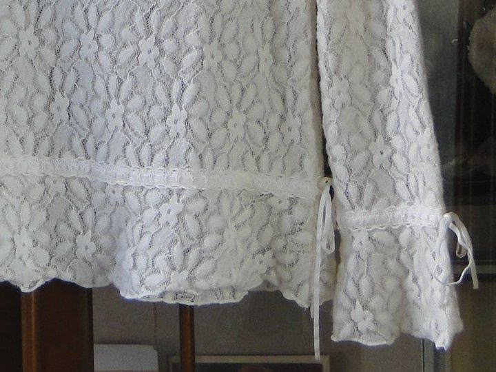 バドローズ　マーリア　水野　陽子　 2011年　秋コレクション＞カットソー＞オフホワイト＞袖と裾回りにベルベットのリボンが可愛い♪