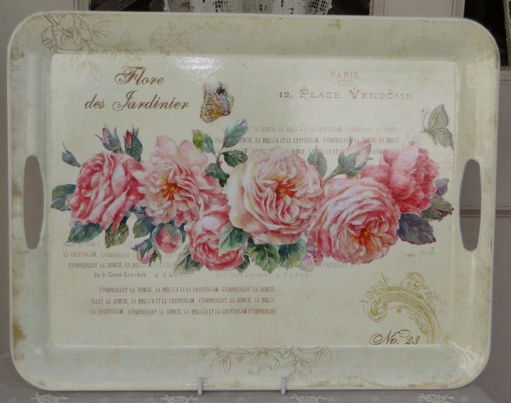 薔薇の雑貨＞バラのトレイ＞Flore des Jardinier　フローレ・デ・ジャルディニエ＞ゴージャスなピンクの薔薇が素敵な『フローレ・シリーズ』。インテリアに映える、素敵な『薔薇のトレイ』です。