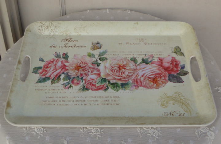 薔薇の雑貨＞バラのトレイ＞Flore des Jardinier　フローレ・デ・ジャルディニエ＞ゴージャスなピンクの薔薇が素敵な『フローレ・シリーズ』。インテリアに映える、素敵な『薔薇のトレイ』です。