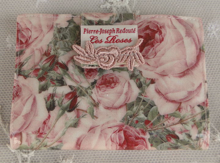 薔薇の雑貨＞ルドゥーテのカードケース＞ピエール＝ジョゼフ・ルドゥテ (Pierre-Joseph Redoute）の田園柄。カードや名刺が入るクリアーケースが１４袋。