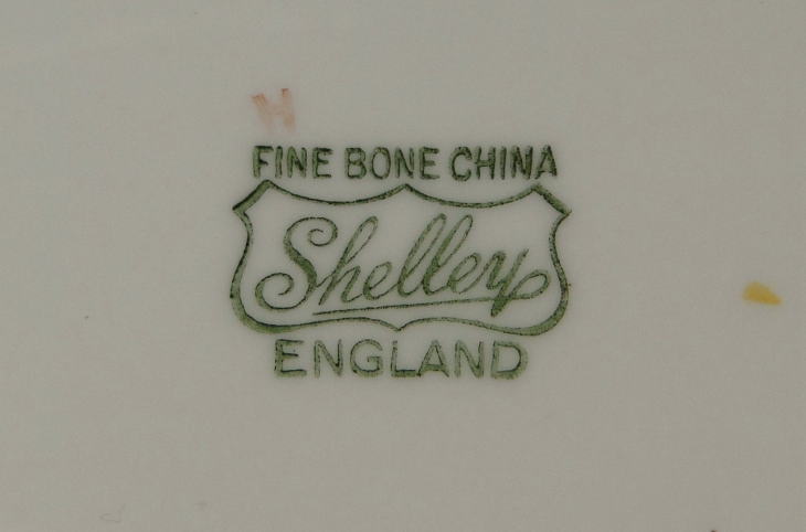 アンティーク雑貨＞シェリーのピン・トレイ  Shelley pin tray＞FINE BONE CHINA  Shelley  ENGLAND1925～40年