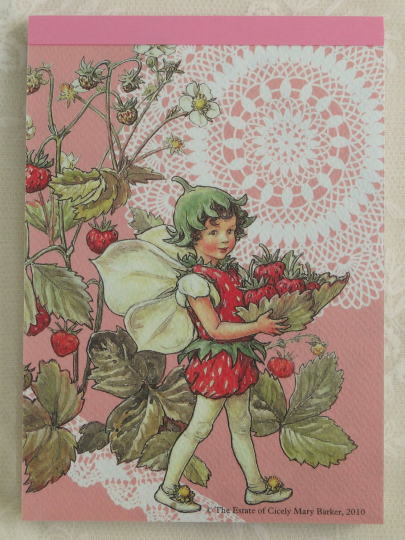 フェアリー・ステイショナリー＞シシリー・メアリー・バーカー　Cicery Mary Barker＞"苺の妖精”メモパッド＞4柄のメモ用紙が入っています。