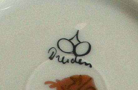 アンティーク・テーブルウエアー＞ディッシュ＞エンジのトリムに花柄のディッシュです。＞ドレスデン