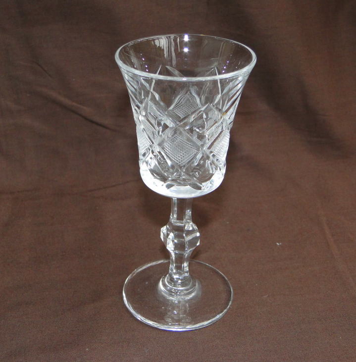 アンティーク・ガラス＞ワイン・グラス＞美しいカットの可愛いワイングラスです。＞1950年