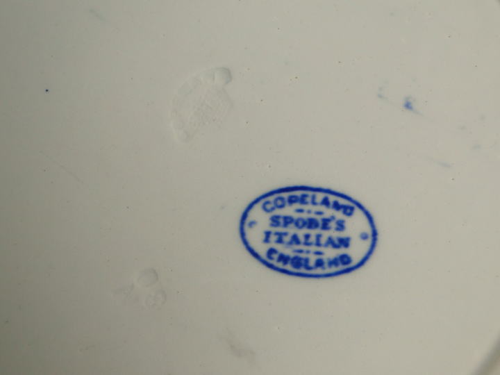 アンティーク陶器＞コープランド・スポード・イタリアン＞ブルー & ホワイト＞絵柄はイタリアの風景。ブルーイタリアンの定番です。＞COPELAND SPODES ITALIAN ENGLAND