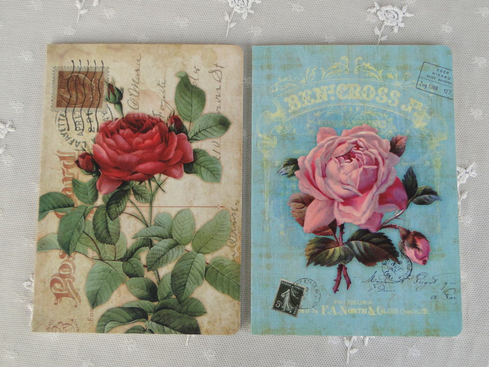 薔薇の雑貨＞薔薇のノート（６種類）＞アンティーク・ポストカードと薔薇がモティーフの表紙です。
