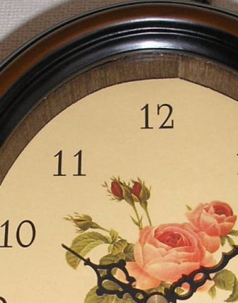 薔薇の雑貨　＞　オーバル  薔薇の掛け時計　（拡大）