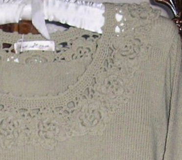 バドーズ　マーリア　水野　陽子　 ２００８年　冬コレクション　＞　花の透かし編みセーター