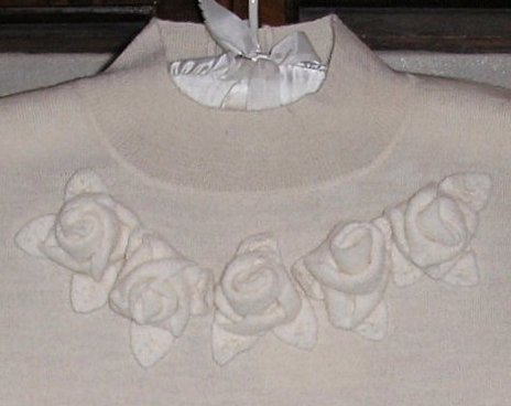 バドーズ　マーリア　水野　陽子　 ２００８年　冬コレクション　＞　巻き薔薇のモティーフ・セーター